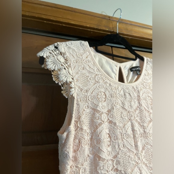 SEQUIN HEARTS SIZE MEDIUM LACE MINI DRESS - Picture 3 of 6